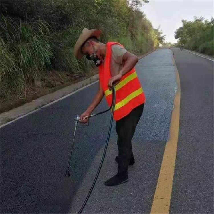 恩施 彩色防滑路面的底涂是保障路面附着力